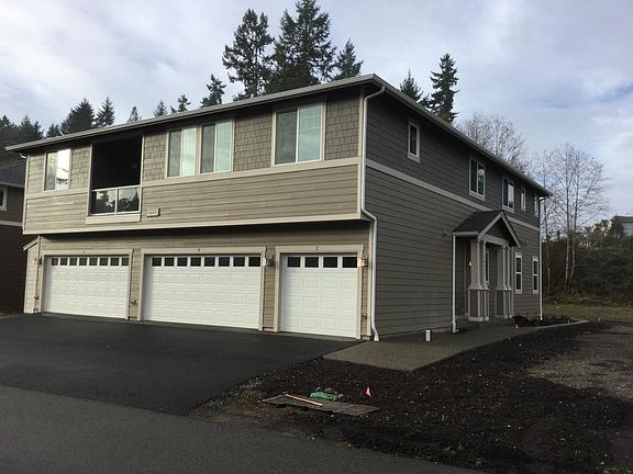 3rd image of 1683 Burnside Pl Unit C