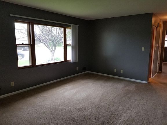 3rd image of 3016 Wright Ave