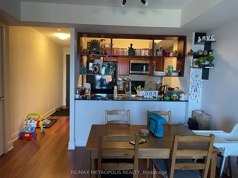 866 Audley Rd S — Photo 11
