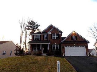 3289 Doral Ct, East Stroudsburg, PA 18302