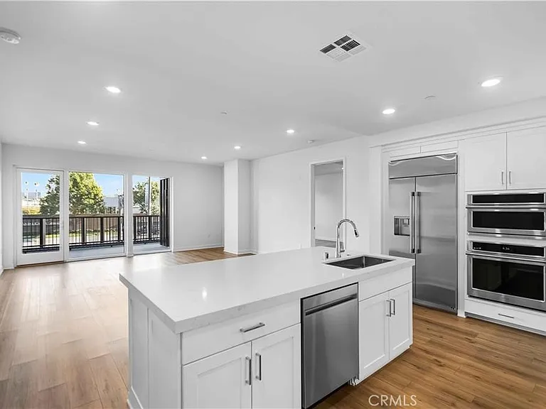 4207 Rivington — Photo 17