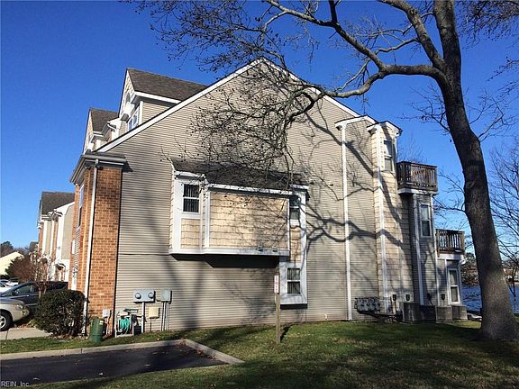 3rd image of 5300 Garnett Pointe Ct