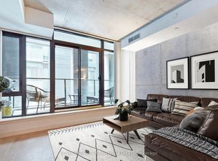 111 Bathurst St #317, Toronto, ON M5V 0M9