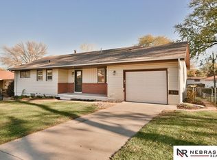 1109 Hillcrest Dr, Bellevue, NE 68005
