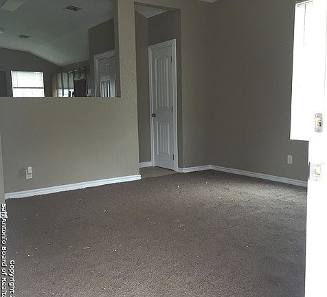 4th image of 146 Weaver St