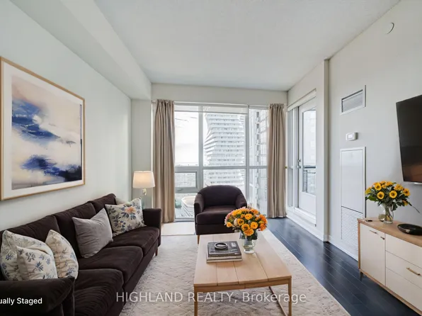 510 Curran Pl #2410, Mississauga, ON L5B 0J8