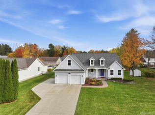 2074 Edward Ln W, Smiths Creek, MI 48074