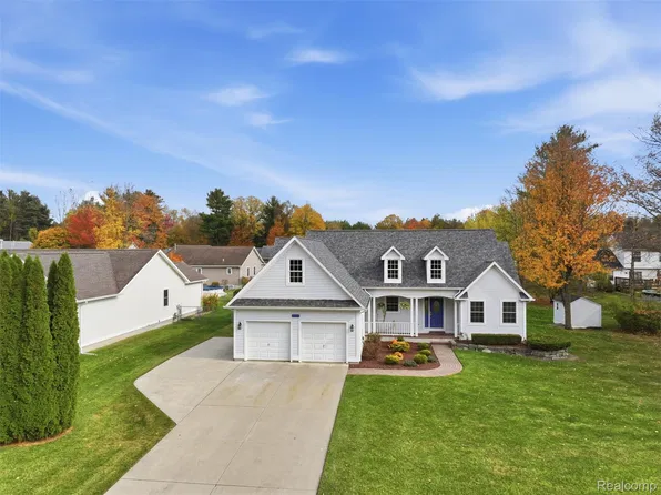 2074 Edward Ln W, Smiths Creek, MI 48074
