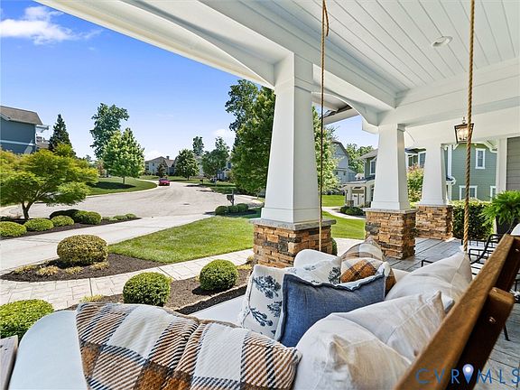 3rd image of 1900 Limbeck Ln