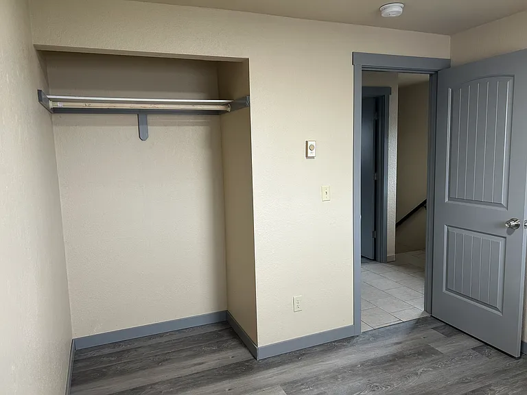 1765 Queen Ave SW — Photo 23