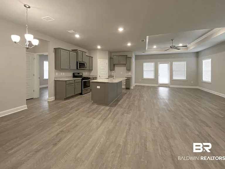 31436 Memphis Loop — Photo 2