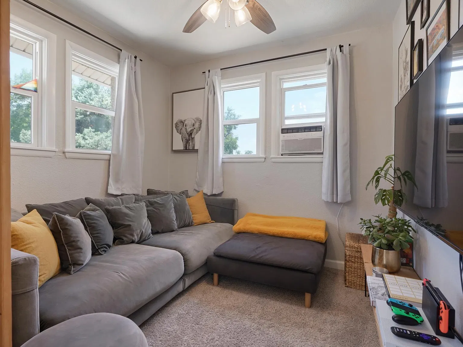 511 S Lowell Blvd — Photo 4