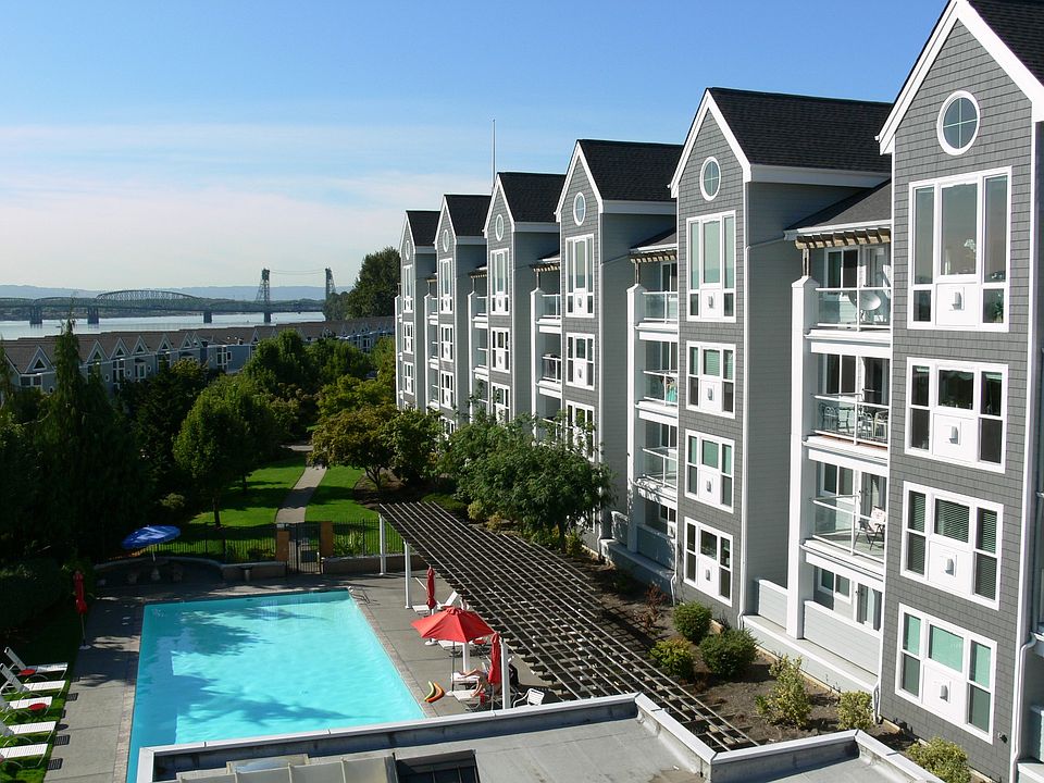 1st image of 520 SE Columbia River Dr APT 331