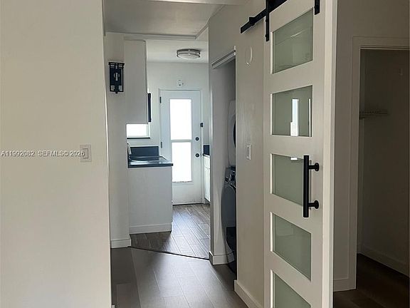 5th image of 225 SE 16th Ave APT 3