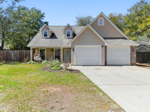1817 Burnt Oak Dr, Ocean Springs, MS 39564