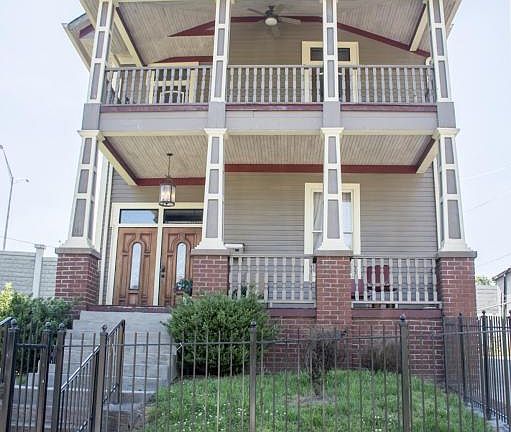 2nd image of 815 N 4th Ave