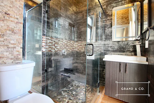 Rented by Grand & Co. | media 21