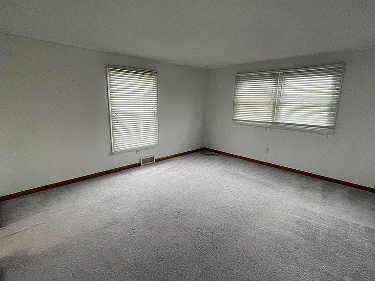 R2617 Bedford St #5 — Photo 1