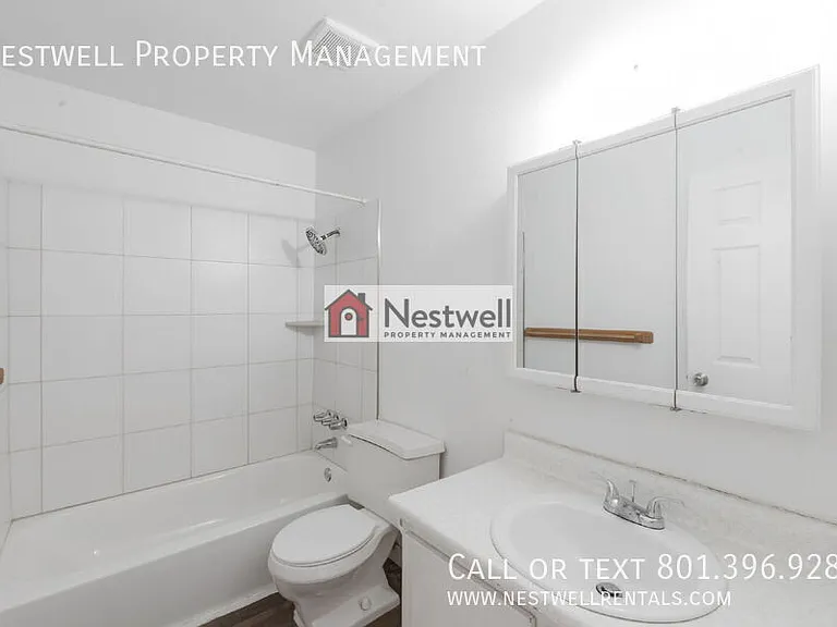1881 W Lake Park Dr #4 — Photo 10