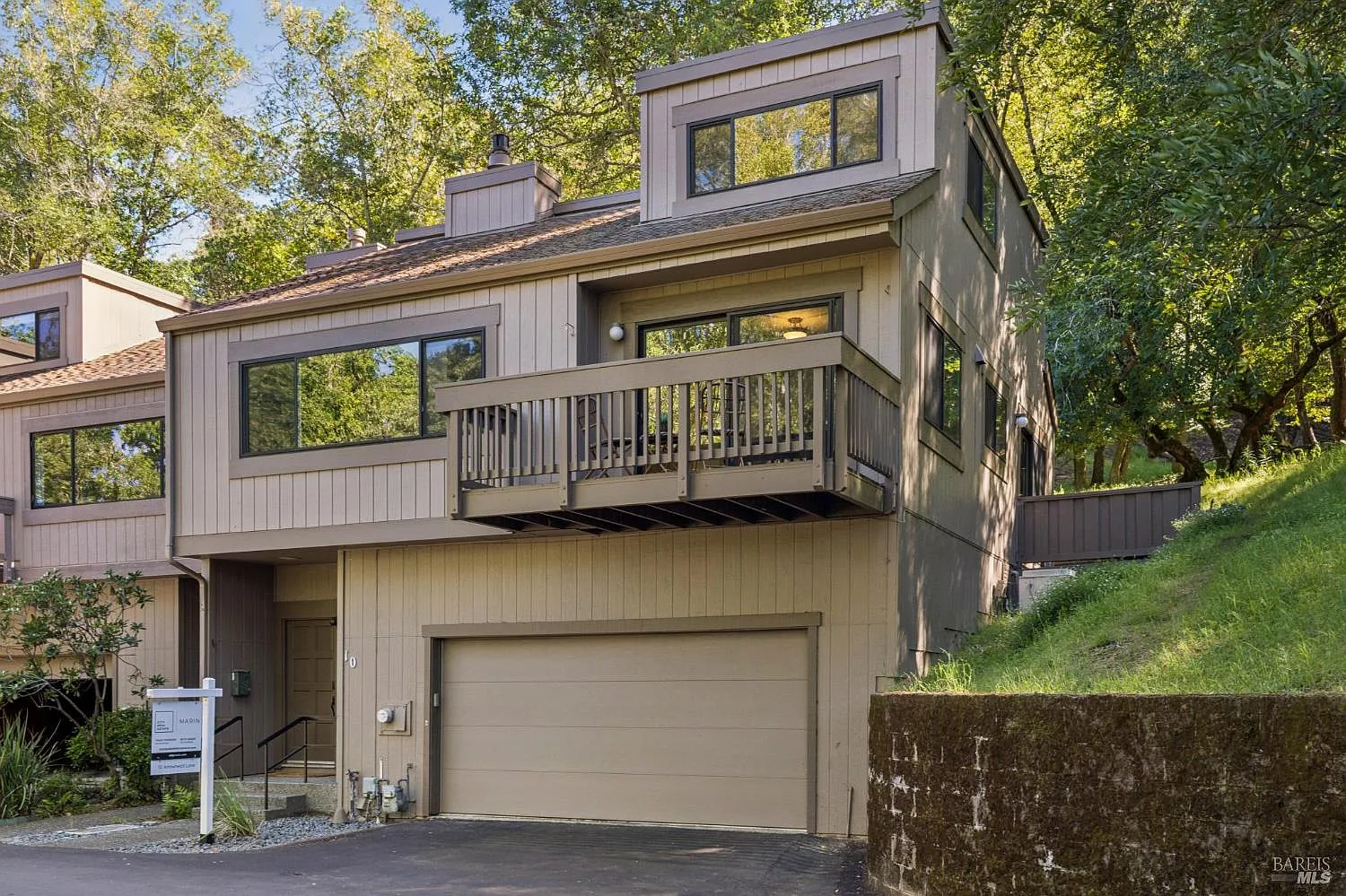 10 Arrowhead Lane photo 1