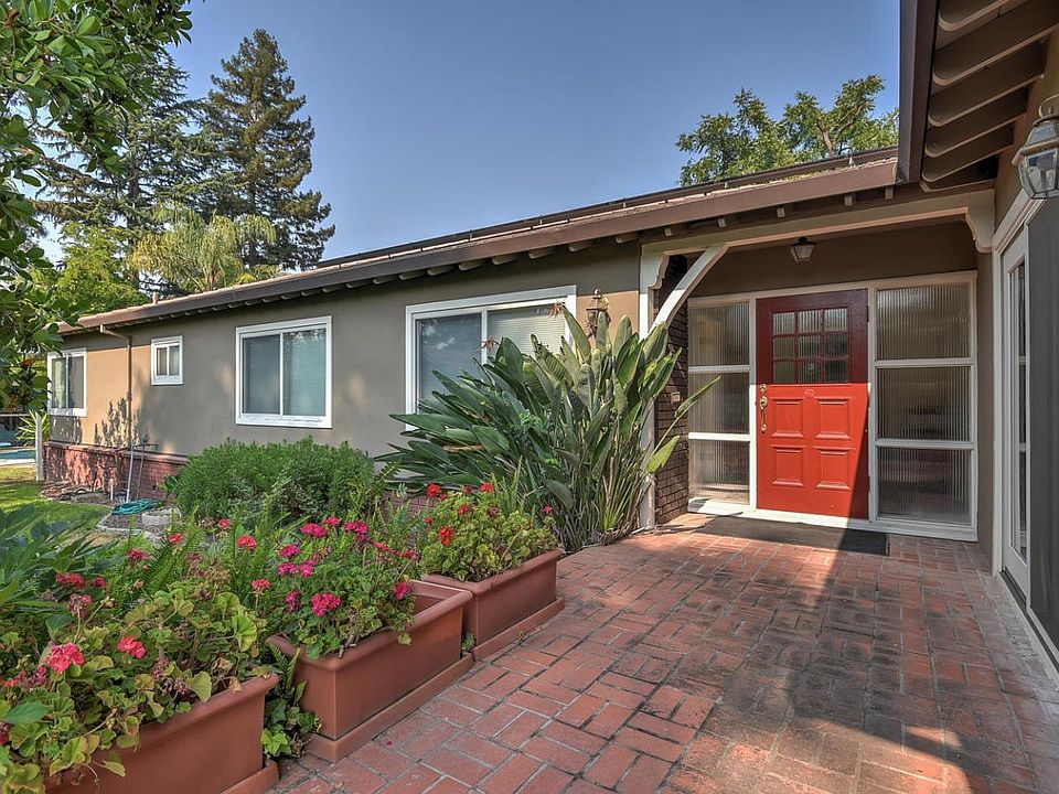 1st image of 1677 Zinnia Ln