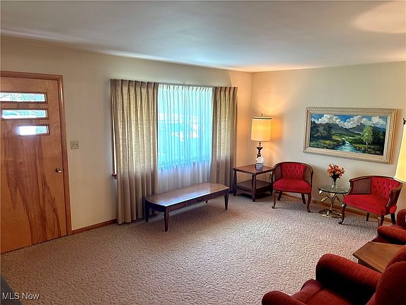 4th image of 1293 Sheri Dr