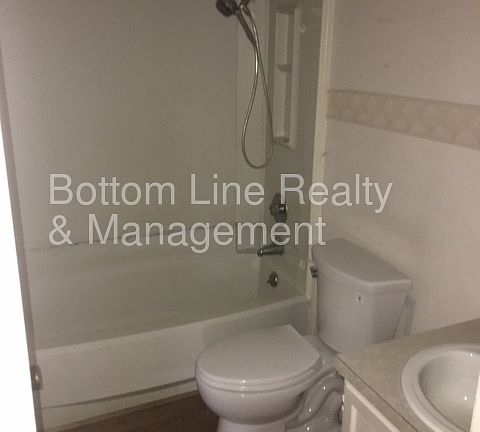 5th image of 6616 Woodwedge Dr