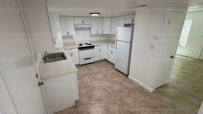 2909 S Chester Ave #16 — Photo 14