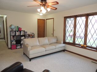 805 Henry Dr, Marshalltown, IA 50158