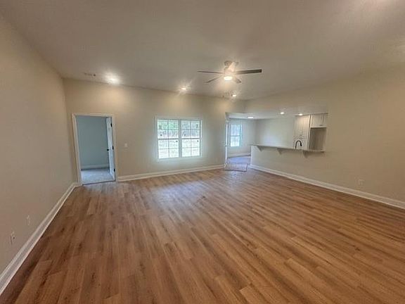 4th image of 1880 Lee 239 Rd