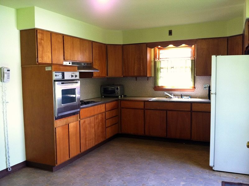 2nd image of 15 Locust Ave