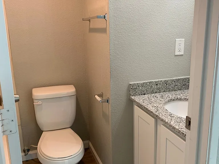 Westwood Apartments — Photo 91