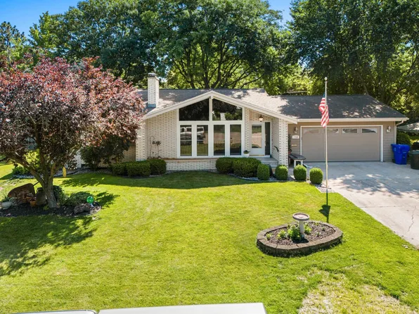 1728 S Seminole Rd, Appleton, WI 54914