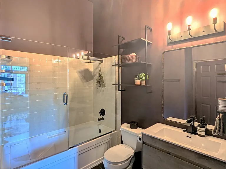 400 W Ontario St #709 — Photo 6