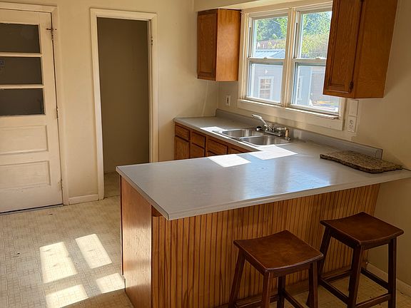 4th image of 512 Rosemary Rd