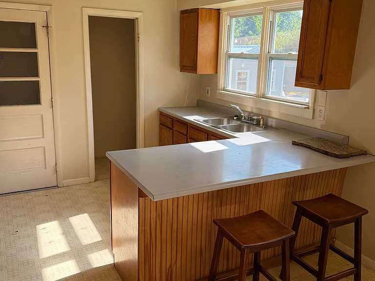 512 Rosemary Rd — Photo 4