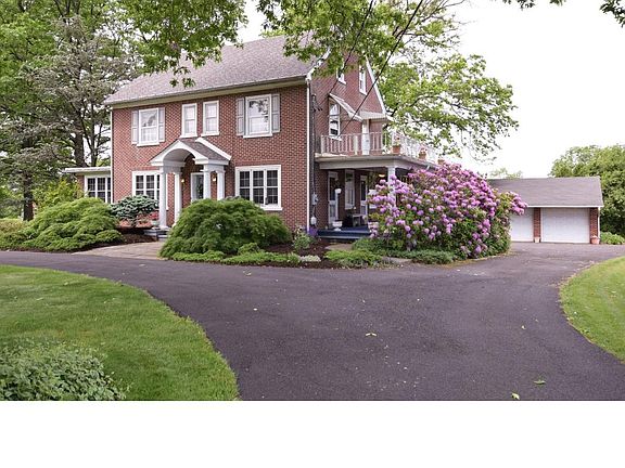 2nd image of 151 Telford Pike
