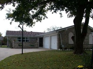 9701 Westpark Dr, Benbrook, TX 76126