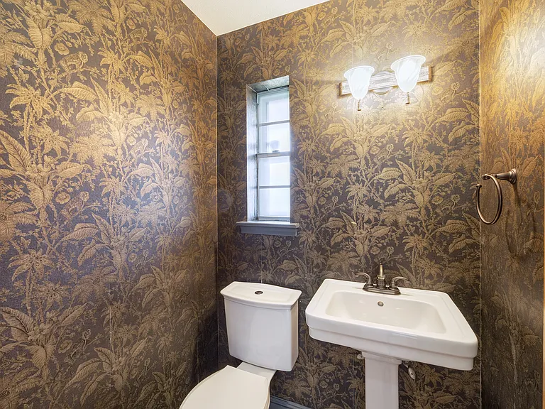 1404 Seminole Dr — Photo 15