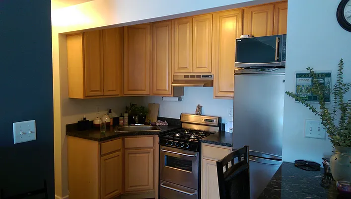 Rented by Cezanne Outlet LLC | media 16