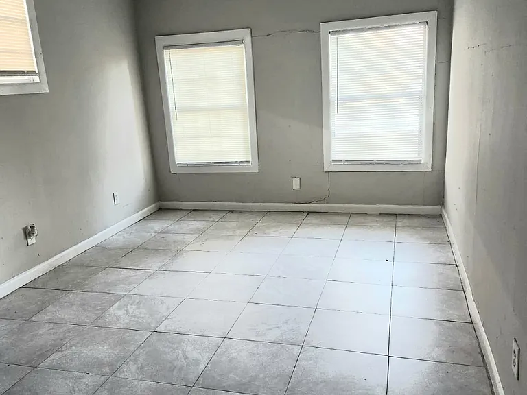 3142 W 6th St — Photo 16