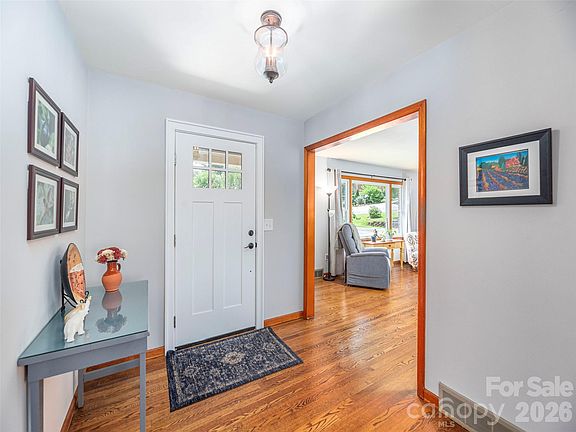 4th image of 46 Flint St