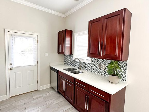 4th image of 1830 Burdette St #1832