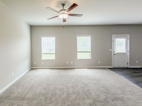 4th image of 2240 Lismore Dr