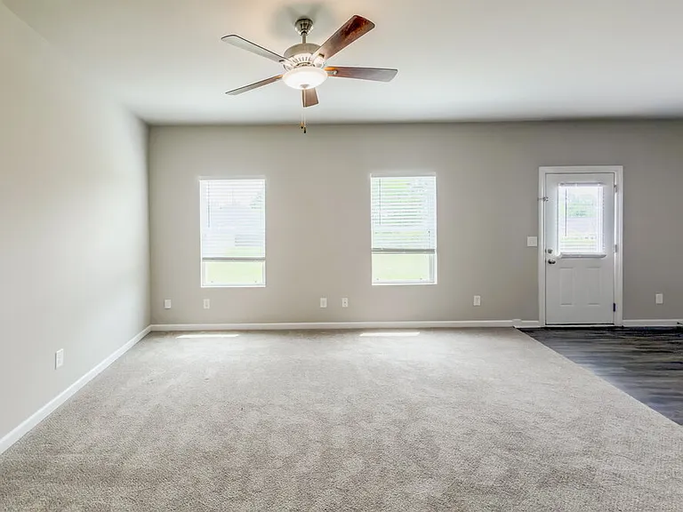 2240 Lismore Dr — Photo 4