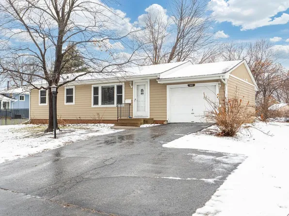 3845 Hillsboro Ave N, New Hope, MN 55427
