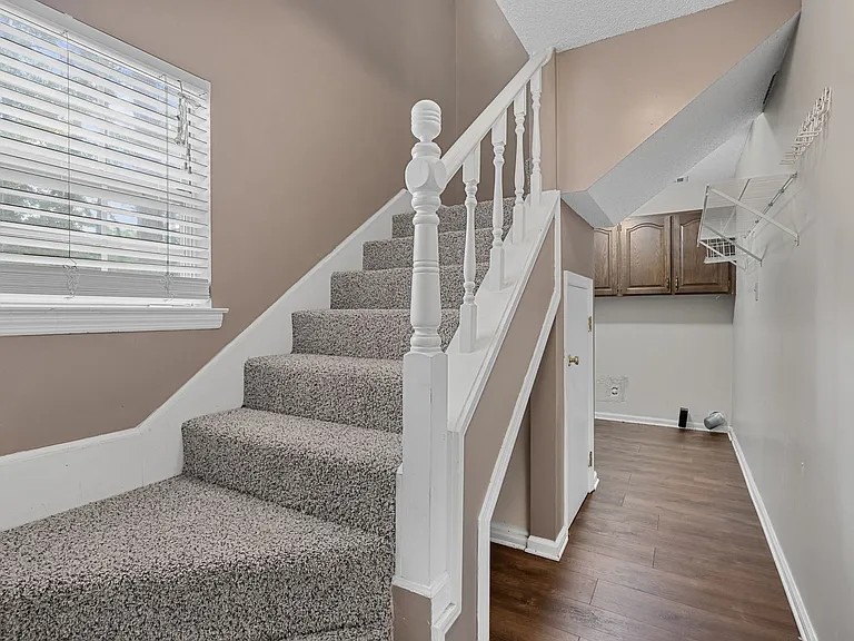 300 Davis Rd — Photo 19