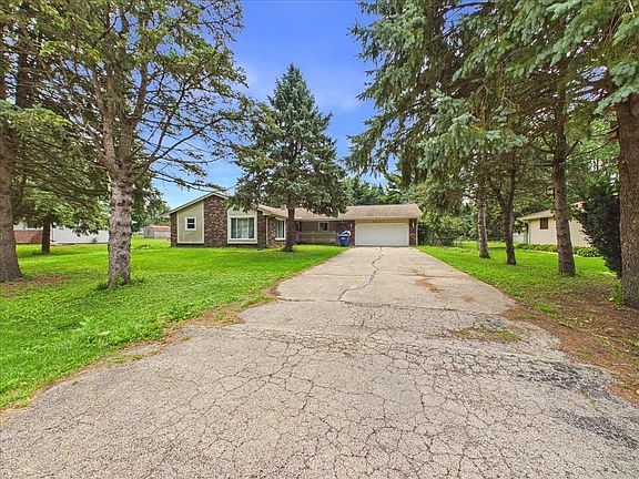 2nd image of 2783 Karr Rd