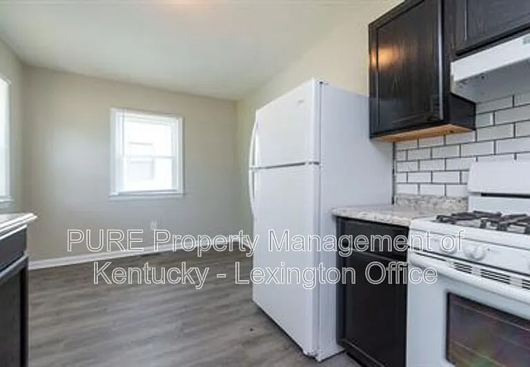 817 Marcellus Dr — Photo 7
