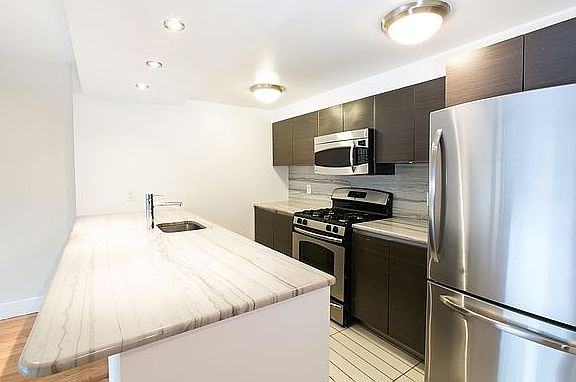 3rd image of 360 E 65th St APT 7H